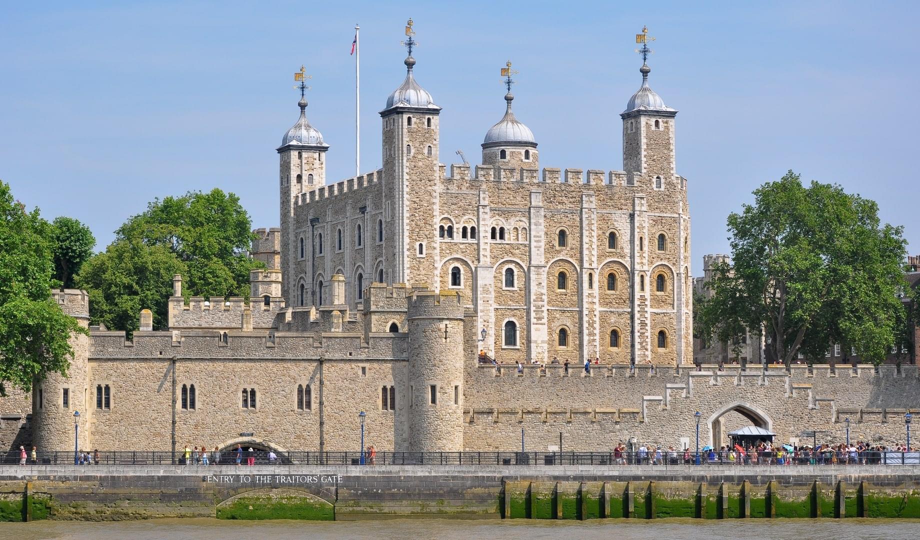 places to visit near london tower bridge